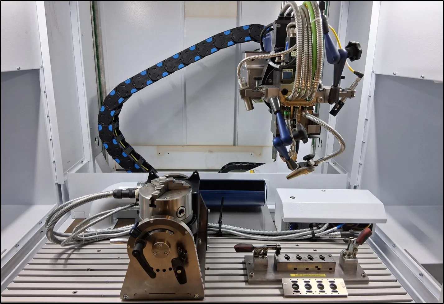Trumpf TruLaser Station 7000 mit gepulster Laserquelle TruPulse 203 innen